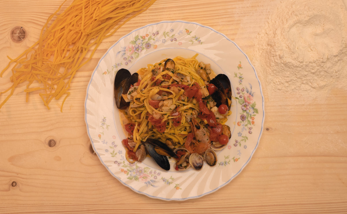 http://nonnalive.com/cdn/shop/products/Seafoodlinguine_6_1200x1200.jpg?v=1621526661